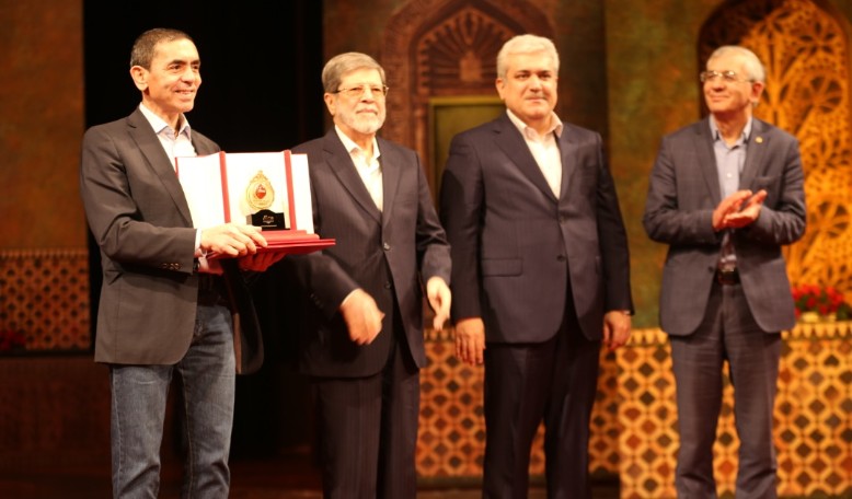 اوگور شاهین تزریق دوز یادآور واکسن کووید 19 را پس از سه ماه توصیه می کند