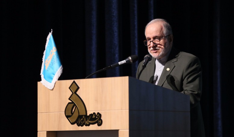 نخبگان جهان اسلام در آسمان علم، ستارگان درخشانند
