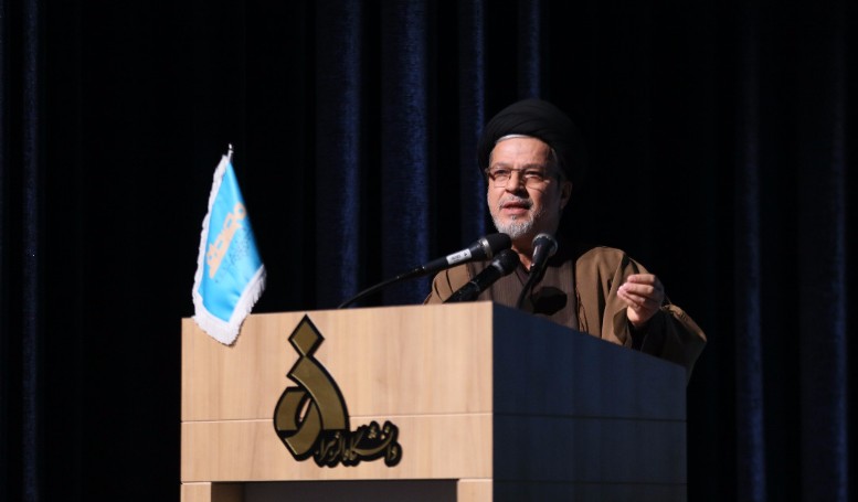 کارآمدی و افزایش سرمایه علمی از طریق ارتباطات شبکه ای پدید می‌آید