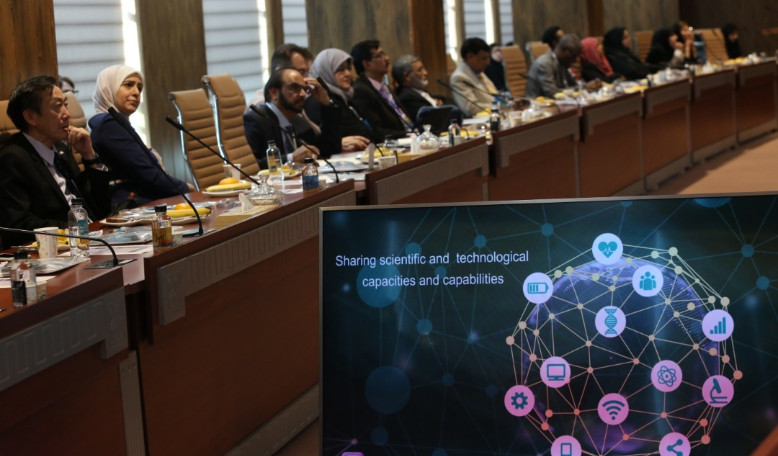 The importance of learning and science was discussed by Muslim scientists
