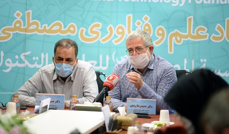 الاجتماع الثاني لترويج العلم في مؤسسة المصطفى(ص) للعلوم والتكنولوجيا بموضوع ازاحة الستار عن أسرع جهاز الكتروني لكشف كورونا