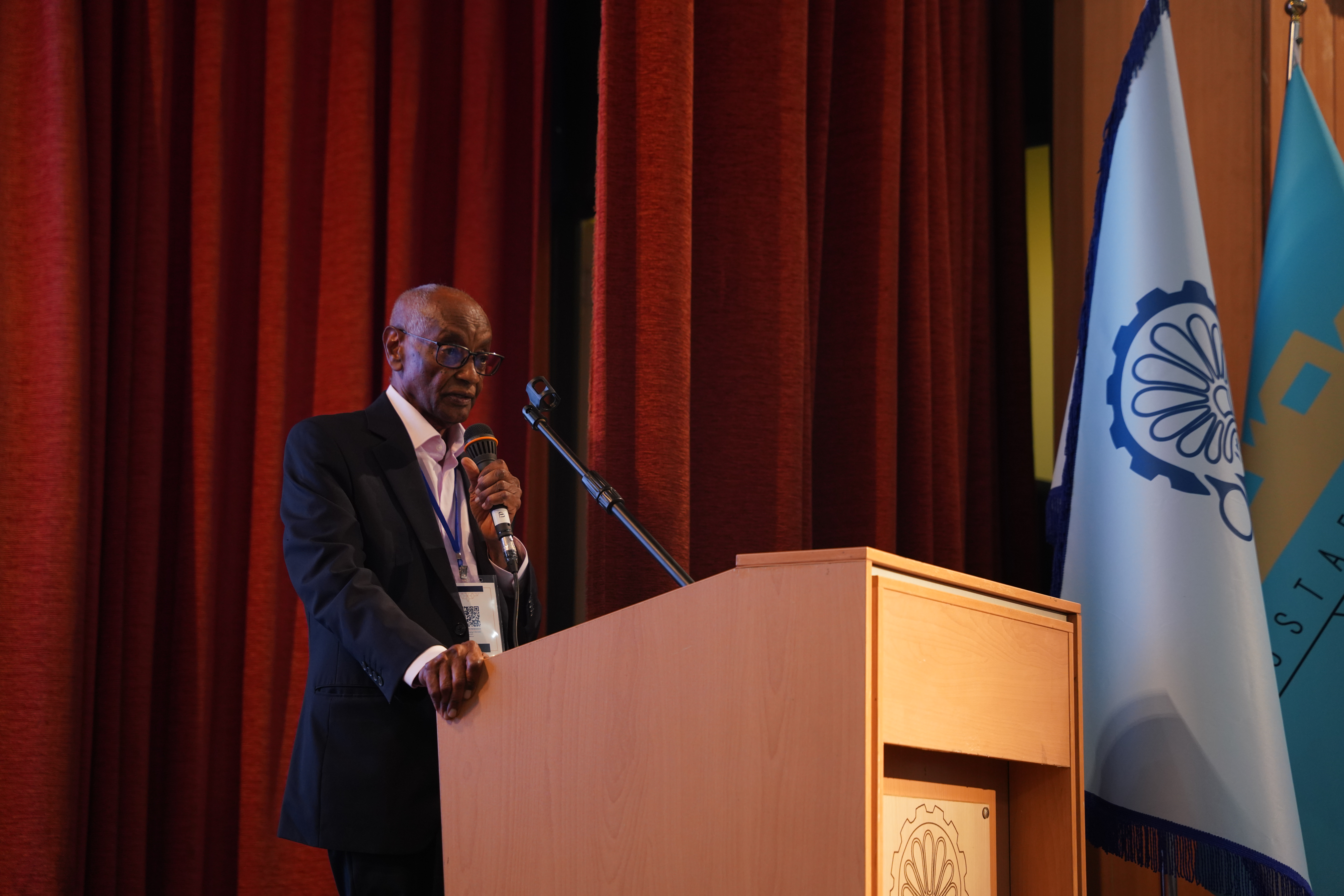 From Nuclear Fission to Sahara Dust: Sudanese Scientist on the Physics of Sand Movement 