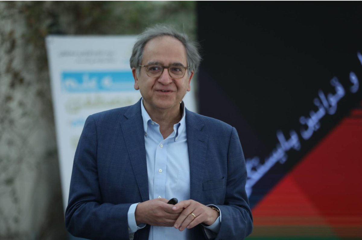 نظرية  F؛ التنبؤ بالعوالم بخصائص مختلفة