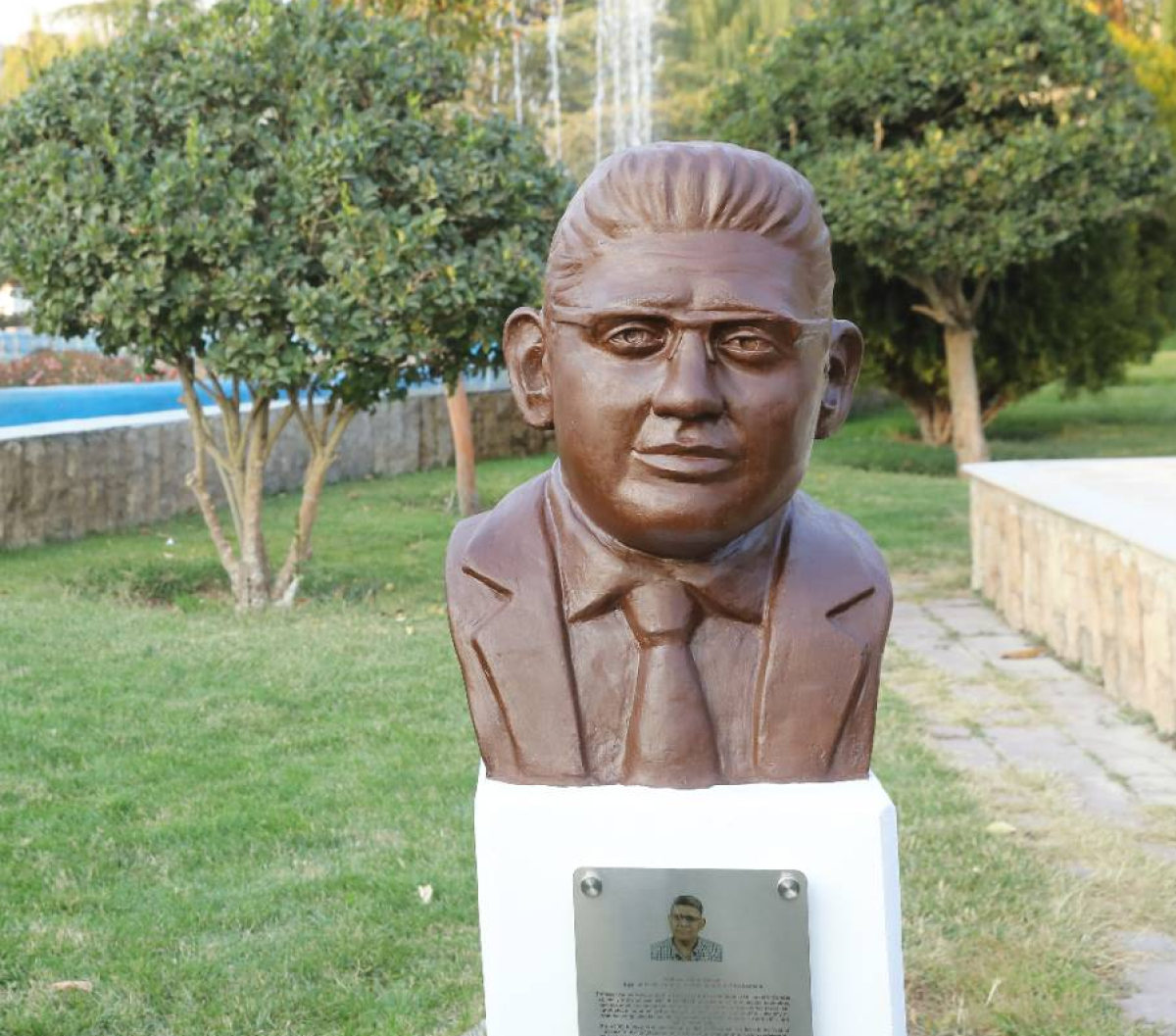 Unveiling of the Bust of the Prominent Egyptian Scientist at the Second Sci-Feast