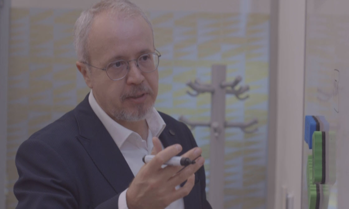 Lighting the way: How Uysal’s OWC Research is Revolutionizing Wireless Communication